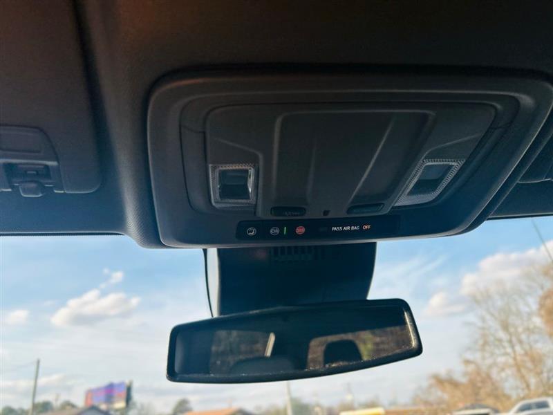 GMC Sierra 1500 2WD Crew Cab 147" SLT 2025