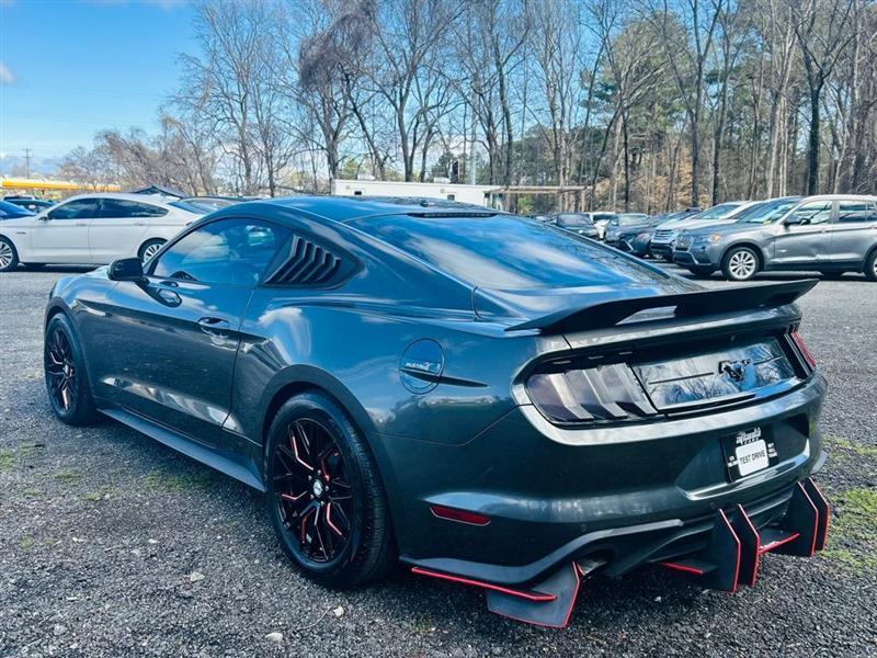 Ford Mustang EcoBoost Fastback 2020