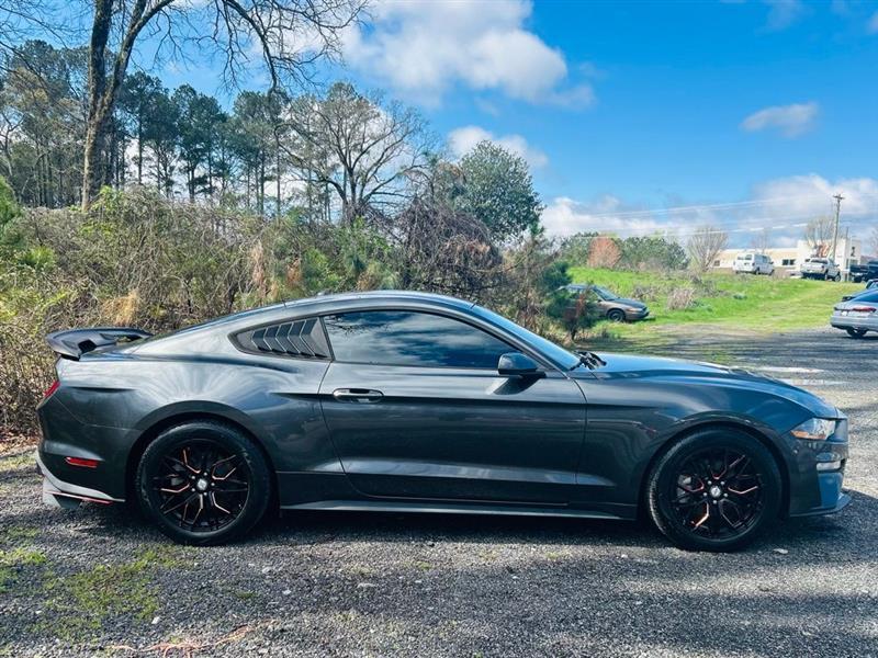 Ford Mustang EcoBoost Fastback 2020