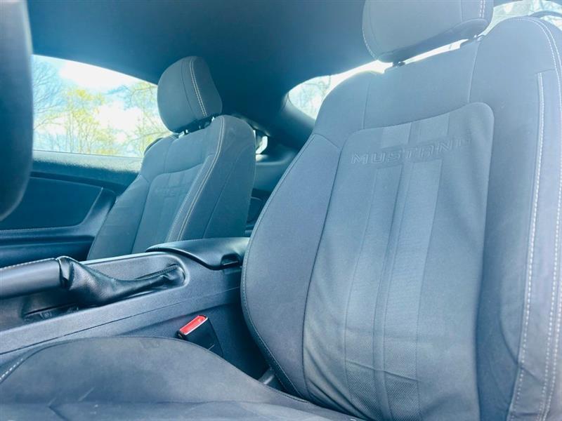 Ford Mustang EcoBoost Fastback 2020