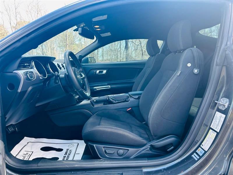 Ford Mustang EcoBoost Fastback 2020