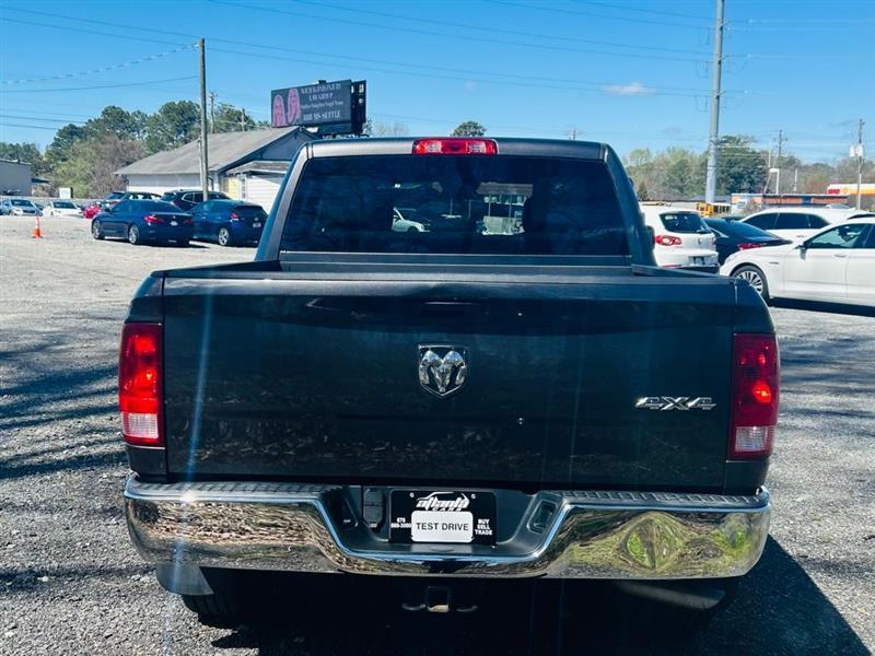 RAM 1500 Classic Tradesman 4x4 Crew Cab 5'7" Box 2019