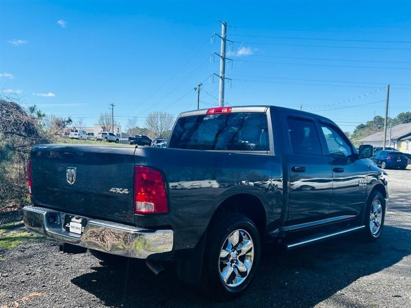 RAM 1500 Classic Tradesman 4x4 Crew Cab 5'7" Box 2019