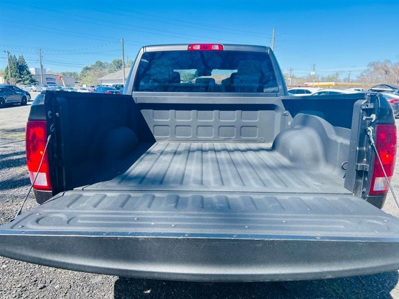 RAM 1500 Classic Tradesman 4x4 Crew Cab 5'7" Box 2019