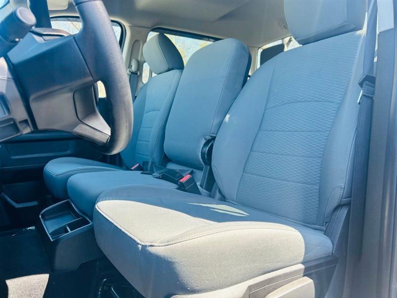 RAM 1500 Classic Tradesman 4x4 Crew Cab 5'7" Box 2019