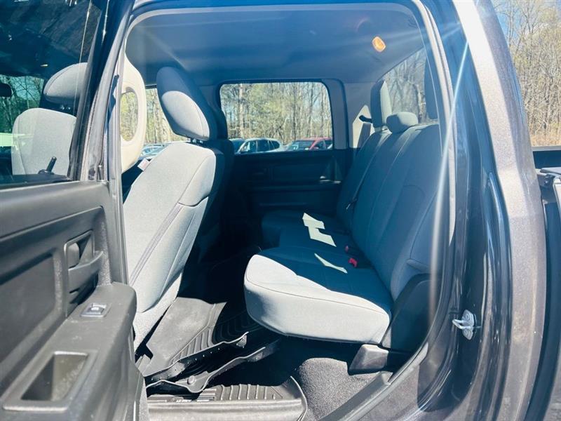 RAM 1500 Classic Tradesman 4x4 Crew Cab 5'7" Box 2019