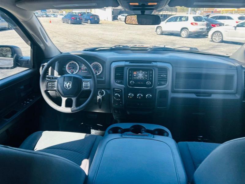 RAM 1500 Classic Tradesman 4x4 Crew Cab 5'7" Box 2019