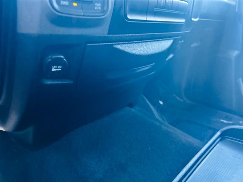 RAM 1500 Classic Tradesman 4x4 Crew Cab 5'7" Box 2019