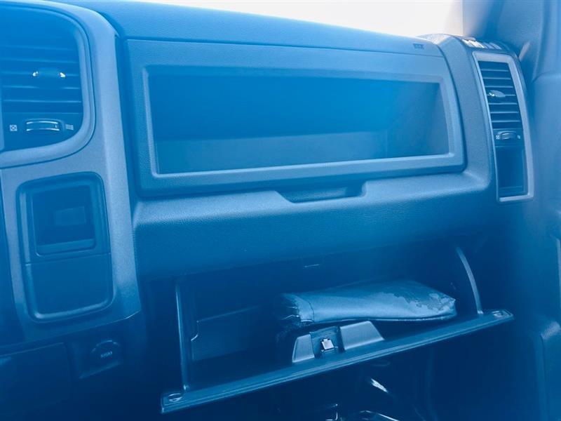 RAM 1500 Classic Tradesman 4x4 Crew Cab 5'7" Box 2019