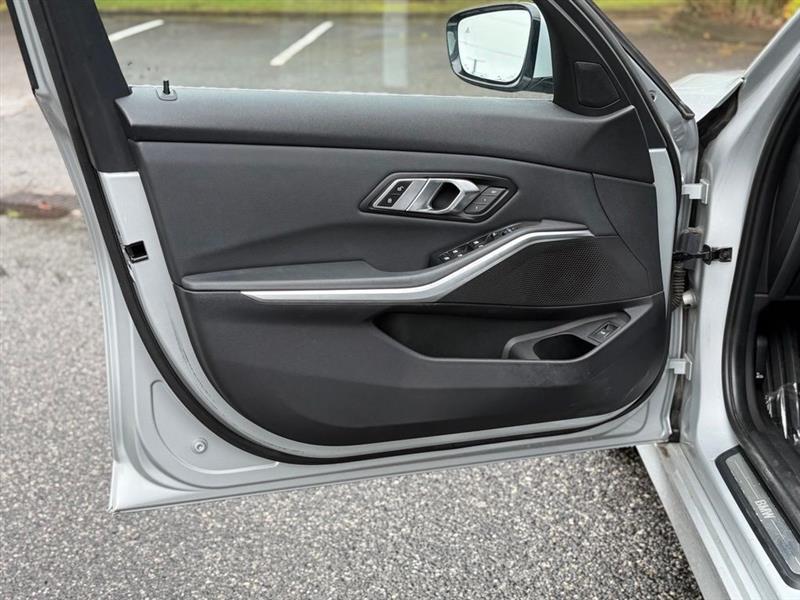 BMW 3 Series 330i xDrive Sedan 2019
