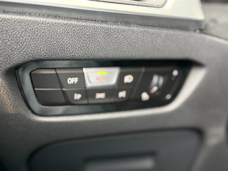 BMW 3 Series 330i xDrive Sedan 2019