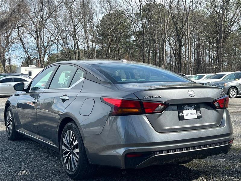 Nissan Altima 2.5 SV Sedan 2024