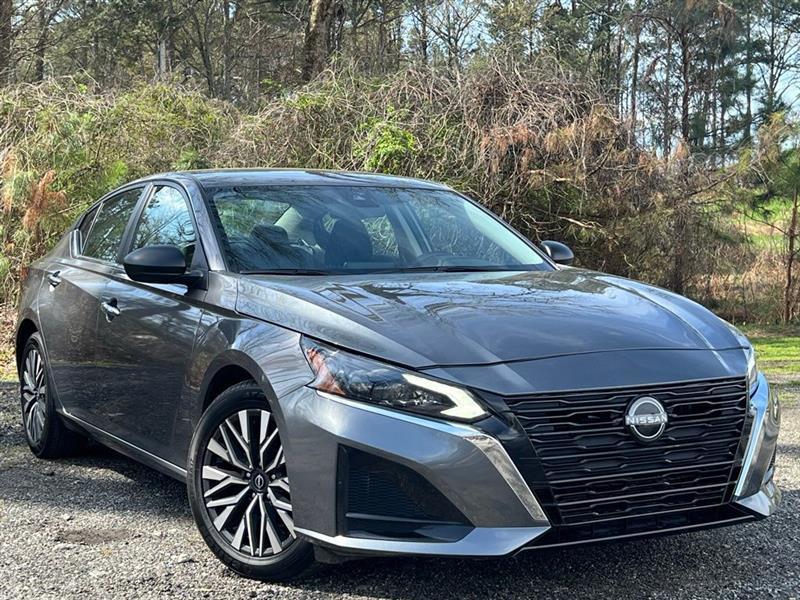 Nissan Altima 2.5 SV Sedan 2024