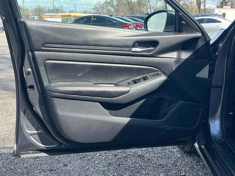 Nissan Altima 2.5 SV Sedan 2024