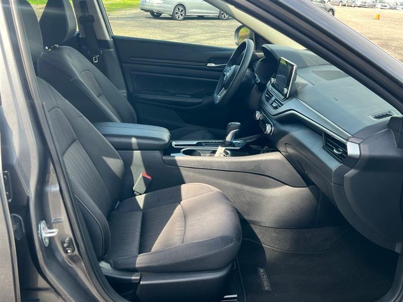 Nissan Altima 2.5 SV Sedan 2024