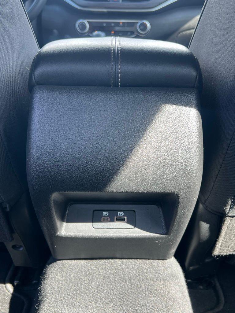 Nissan Altima 2.5 SV Sedan 2024