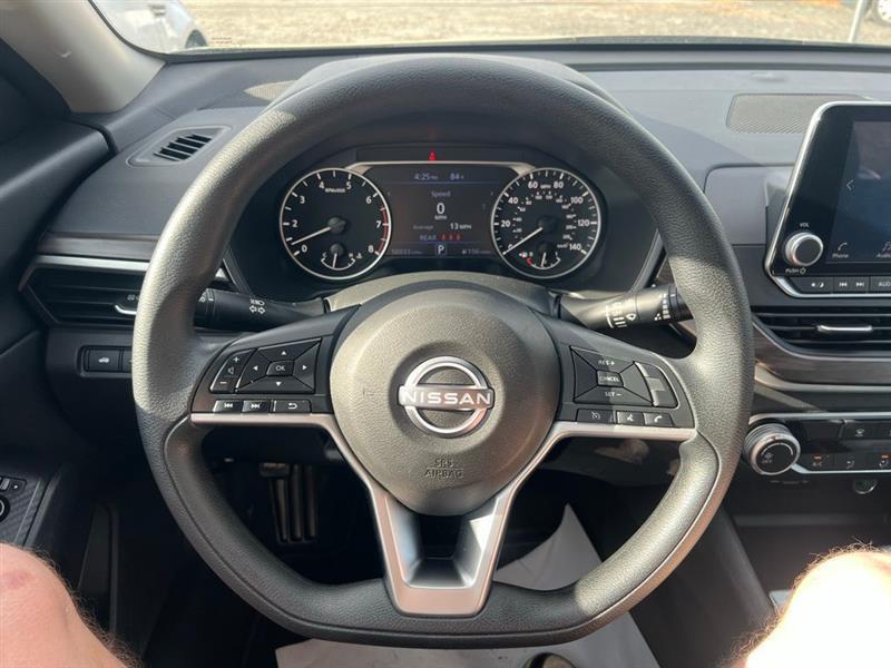 Nissan Altima 2.5 SV Sedan 2024