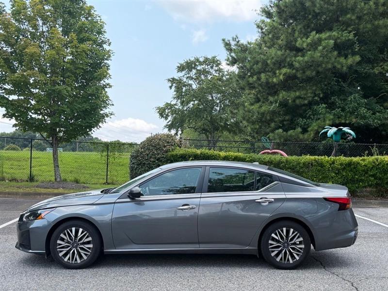 Nissan Altima 2.5 SV Sedan 2024