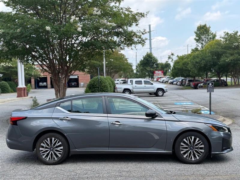 Nissan Altima 2.5 SV Sedan 2024