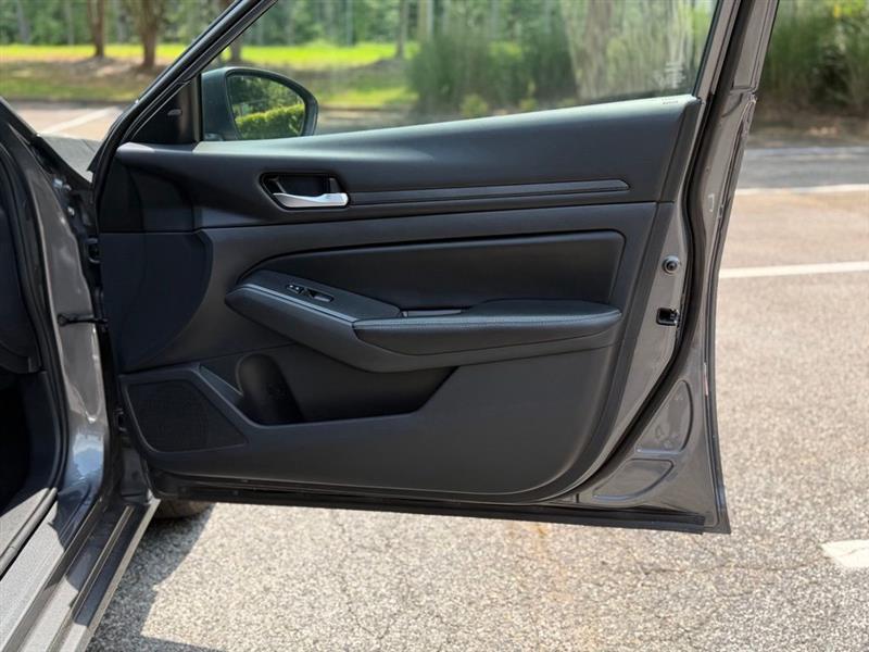 Nissan Altima 2.5 SV Sedan 2024