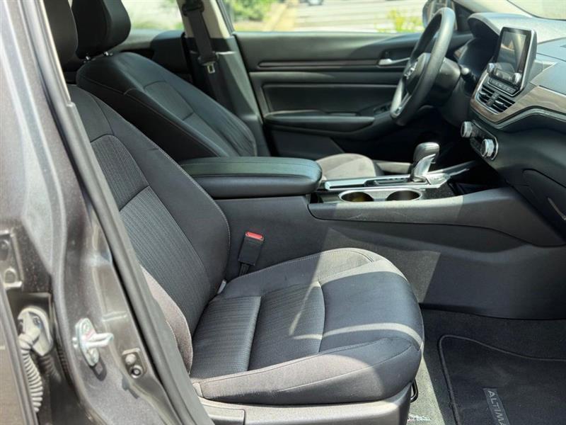 Nissan Altima 2.5 SV Sedan 2024