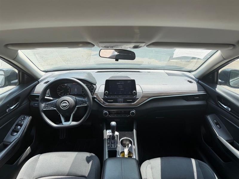 Nissan Altima 2.5 SV Sedan 2024