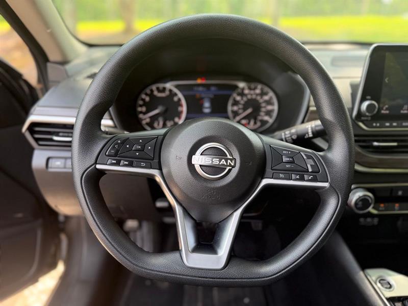 Nissan Altima 2.5 SV Sedan 2024
