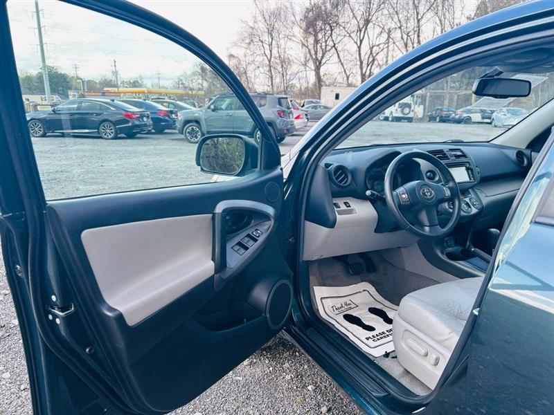 Toyota RAV4 4WD 4dr V6 Limited (Natl) 2012