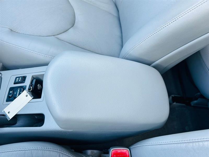 Toyota RAV4 4WD 4dr V6 Limited (Natl) 2012