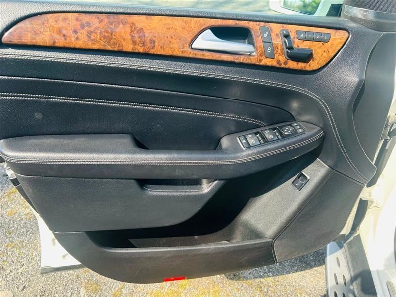 Mercedes-Benz M-Class 4MATIC 4dr ML 550 2014