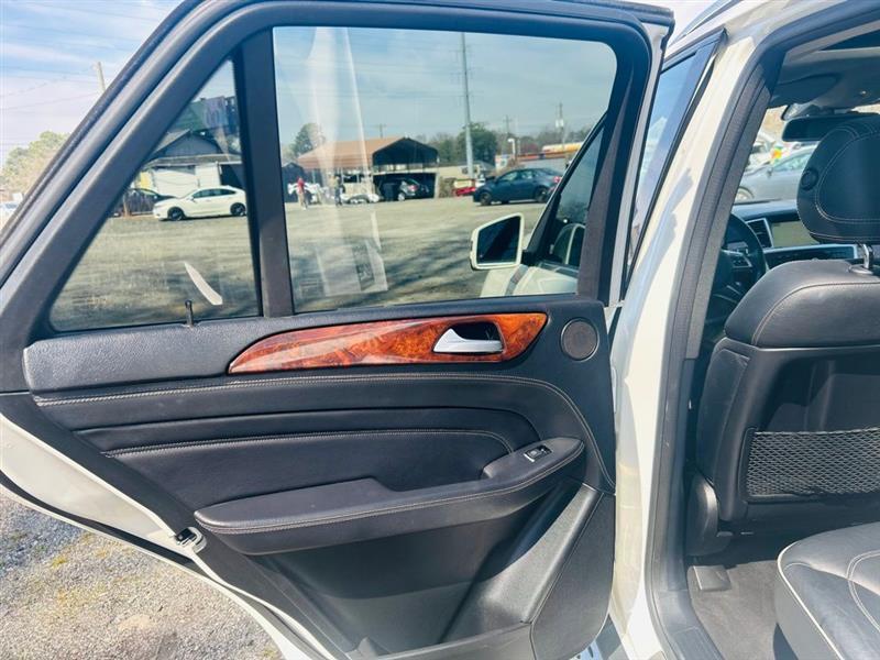 Mercedes-Benz M-Class 4MATIC 4dr ML 550 2014