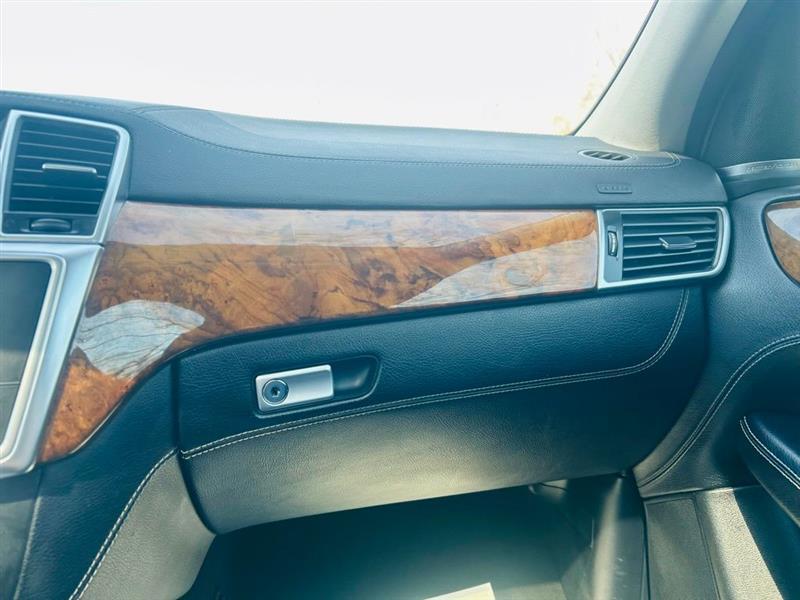 Mercedes-Benz M-Class 4MATIC 4dr ML 550 2014