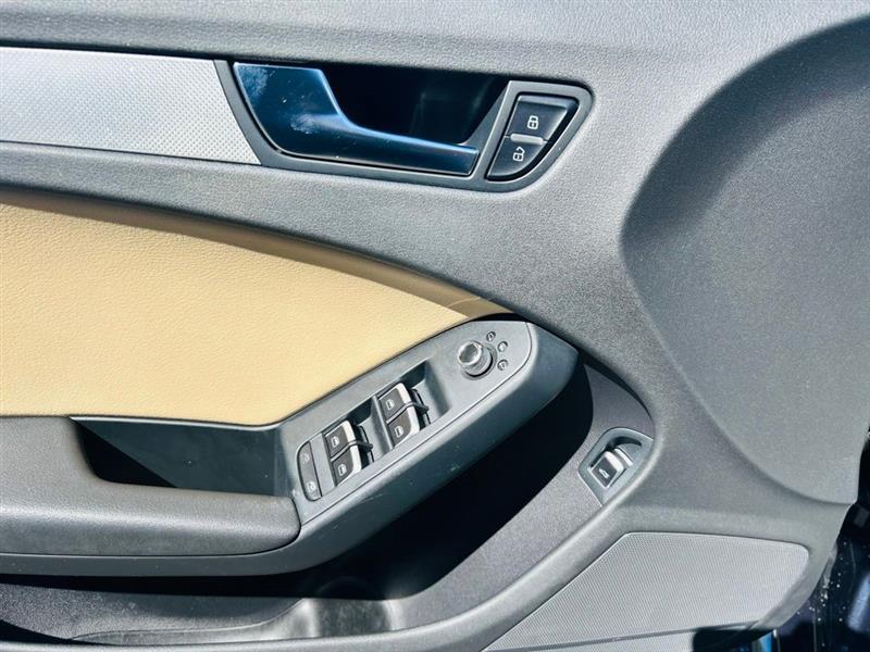 Audi A4 4dr Sdn Auto quattro 2.0T Premium 2015