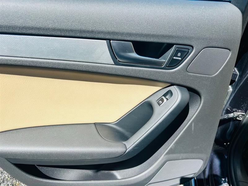 Audi A4 4dr Sdn Auto quattro 2.0T Premium 2015