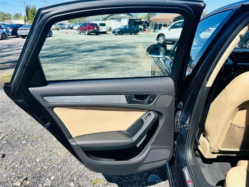 Audi A4 4dr Sdn Auto quattro 2.0T Premium 2015