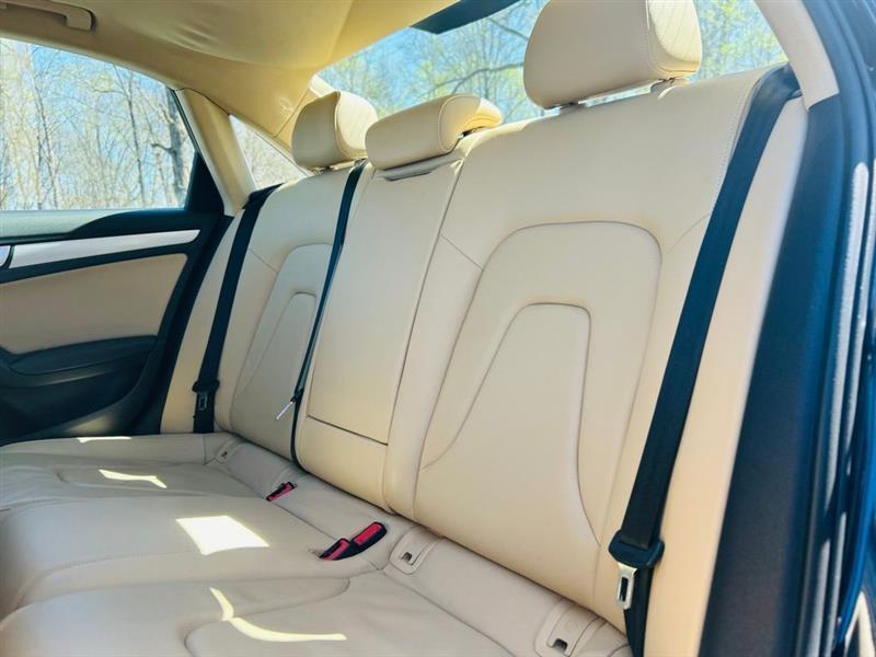 Audi A4 4dr Sdn Auto quattro 2.0T Premium 2015