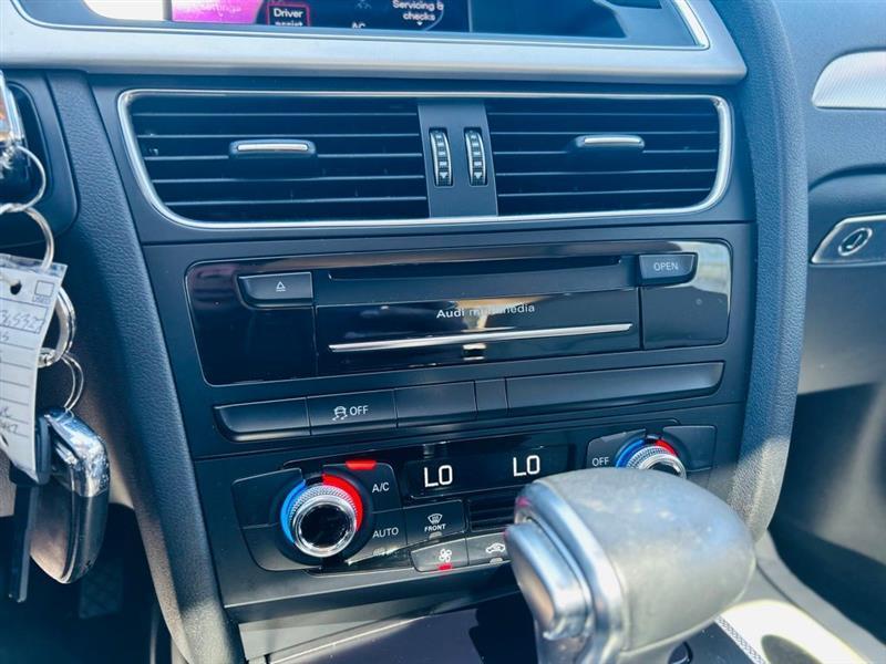 Audi A4 4dr Sdn Auto quattro 2.0T Premium 2015