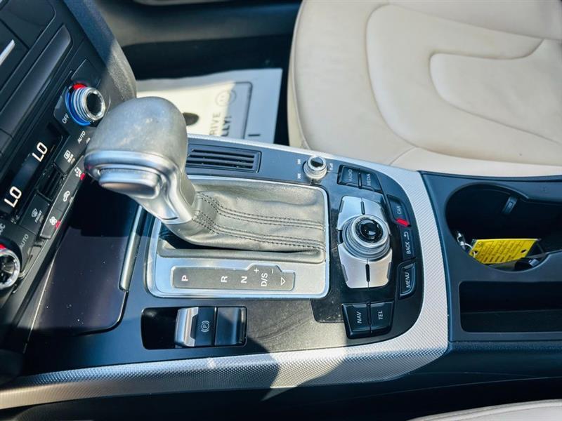 Audi A4 4dr Sdn Auto quattro 2.0T Premium 2015