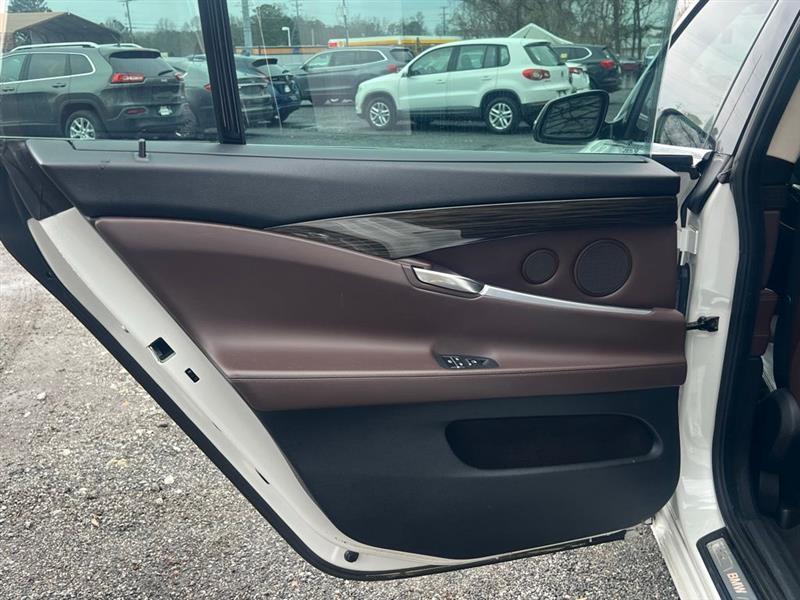 BMW 5 Series Gran Turismo 5dr 550i Gran Turismo RWD 2015