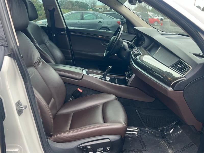 BMW 5 Series Gran Turismo 5dr 550i Gran Turismo RWD 2015