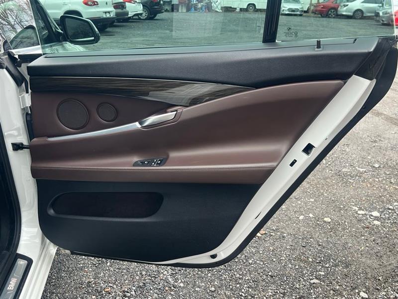 BMW 5 Series Gran Turismo 5dr 550i Gran Turismo RWD 2015