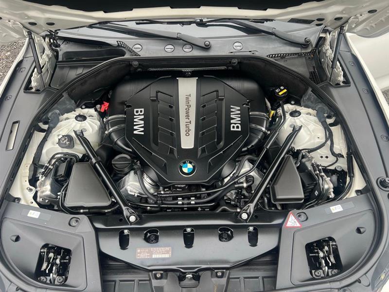 BMW 5 Series Gran Turismo 5dr 550i Gran Turismo RWD 2015