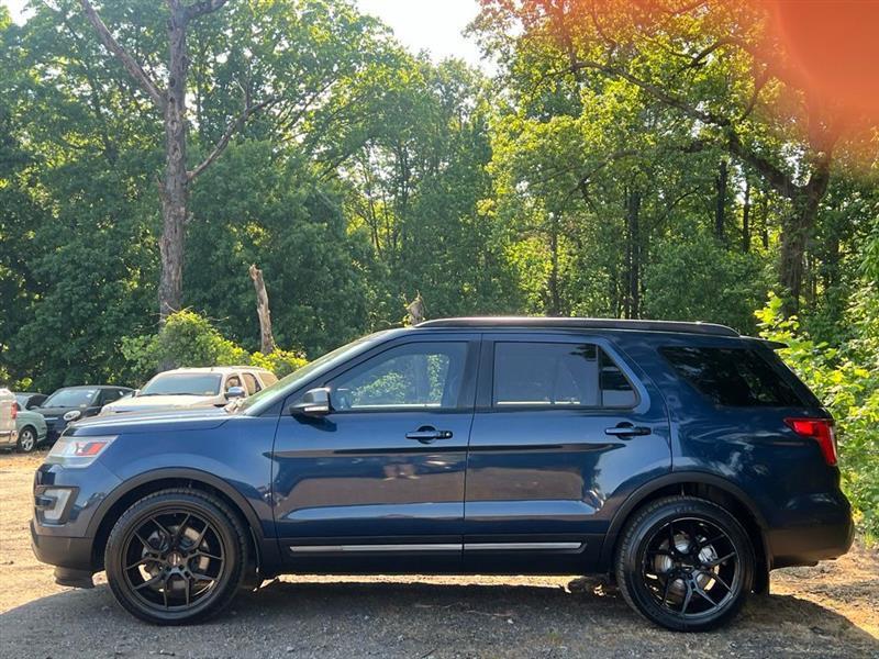 Ford Explorer XLT FWD 2017