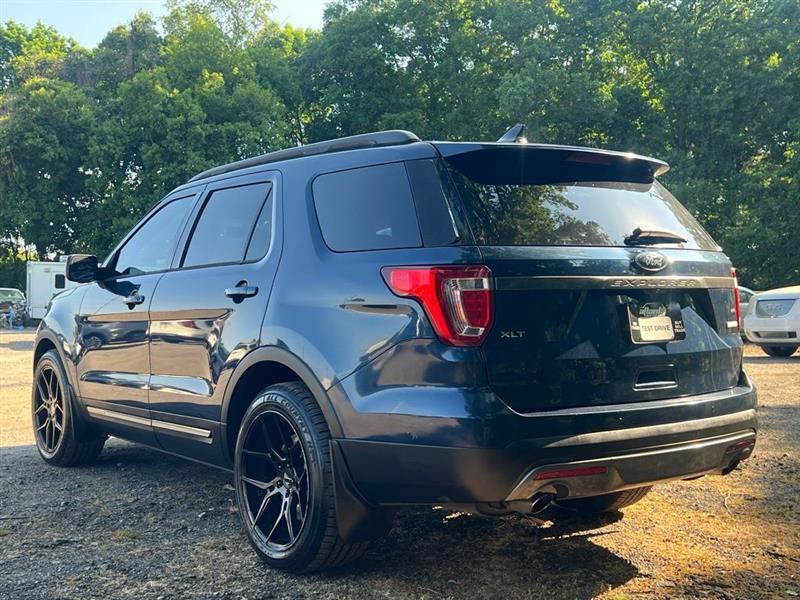 Ford Explorer XLT FWD 2017