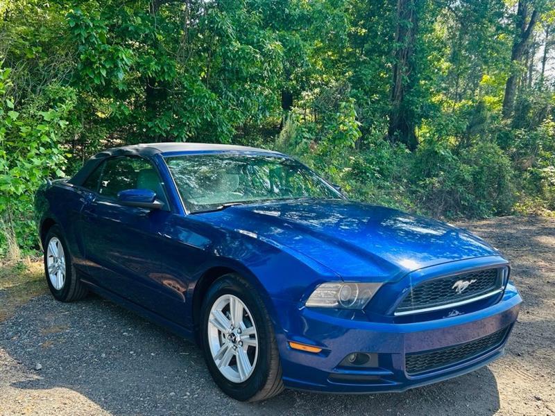 Ford Mustang 2dr Conv V6 2013