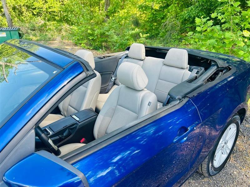 Ford Mustang 2dr Conv V6 2013