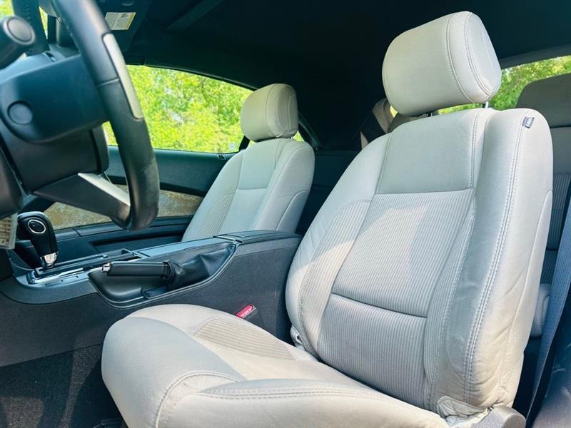 Ford Mustang 2dr Conv V6 2013