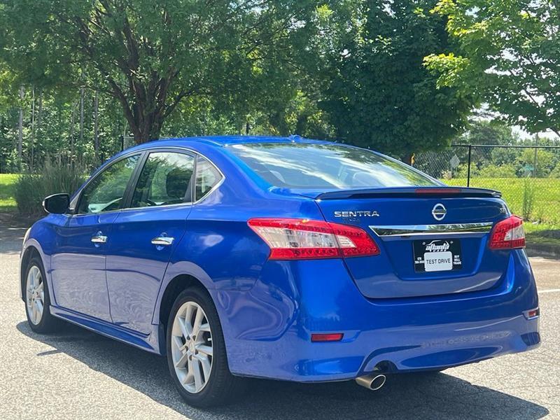 Nissan Sentra 4dr Sdn I4 CVT SR 2015