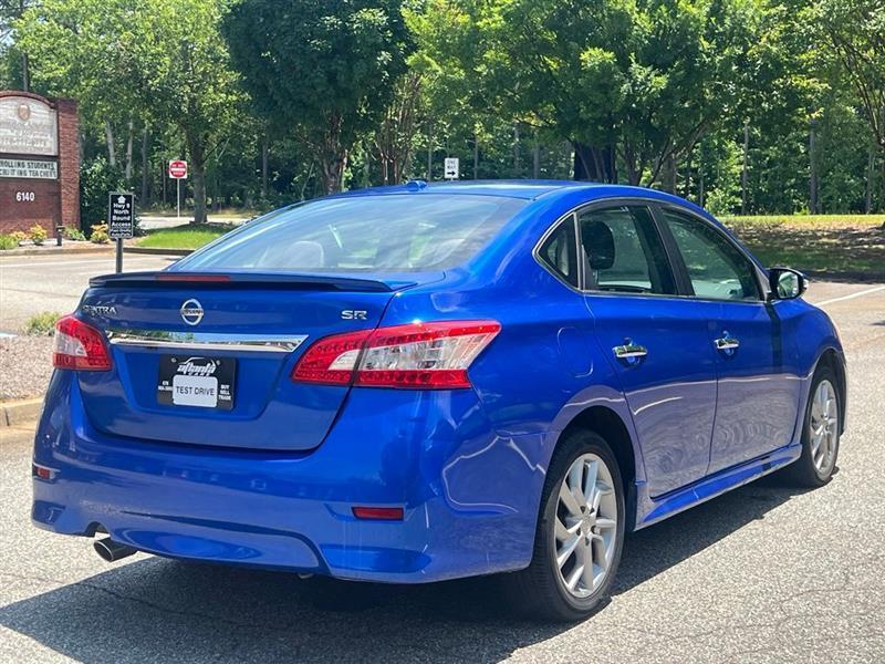 Nissan Sentra 4dr Sdn I4 CVT SR 2015