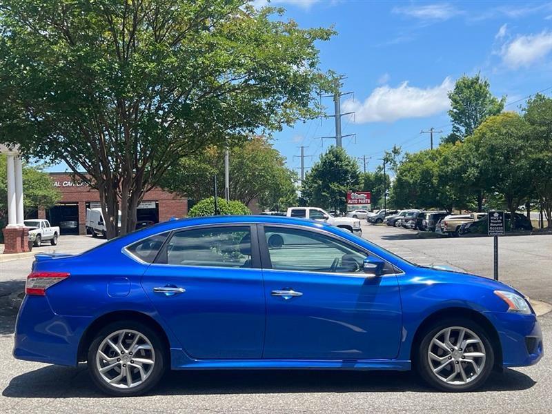 Nissan Sentra 4dr Sdn I4 CVT SR 2015